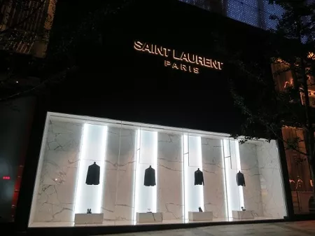Saint Laurent上海店櫥窗陳列設(shè)計(jì)