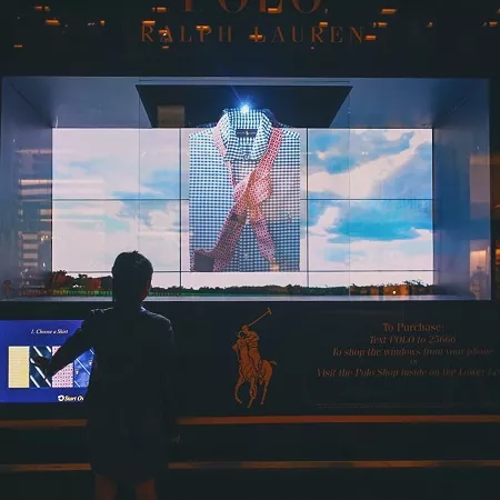 Ralph Lauren紐約旗艦店的櫥窗設(shè)計(jì)